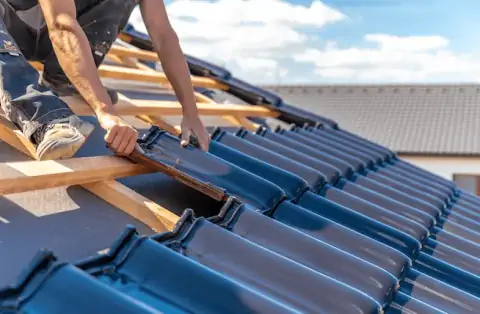 Couverture de toiture à Saint-Hilaire de Chaléons